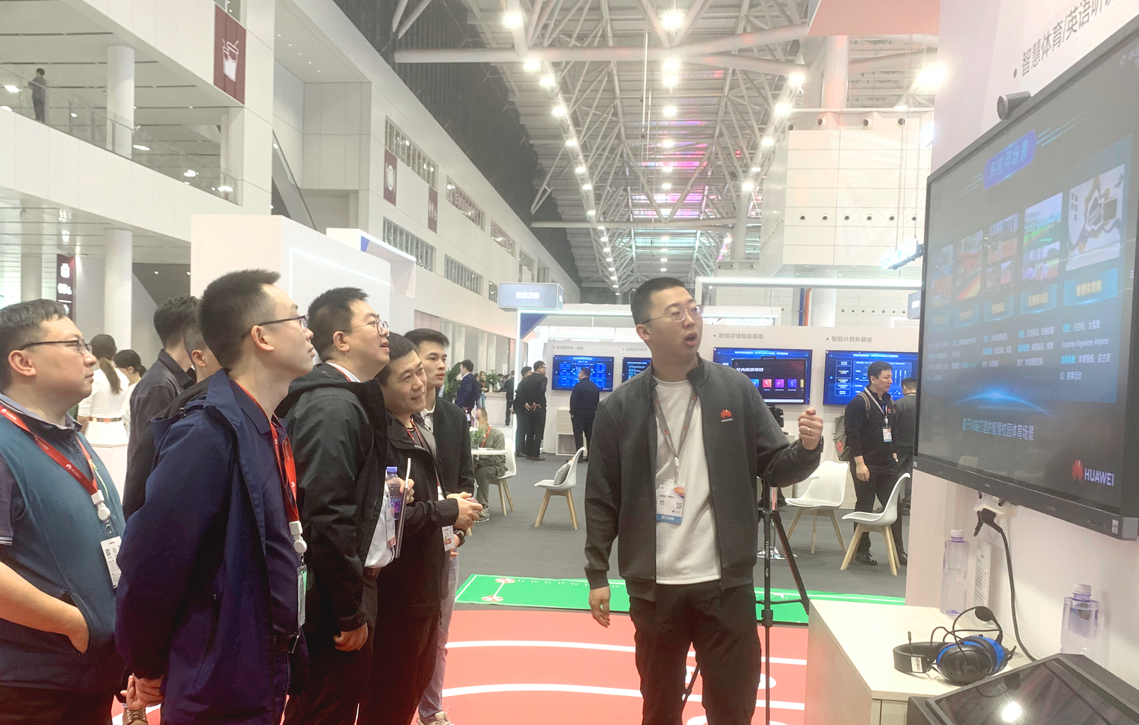 体育教育02-华为峰会-展示区.png
